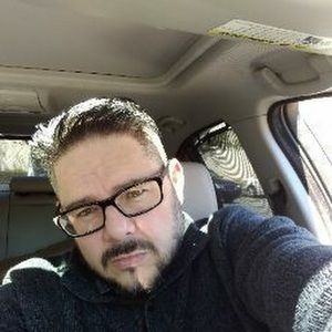 Meet your Posher, Dennis